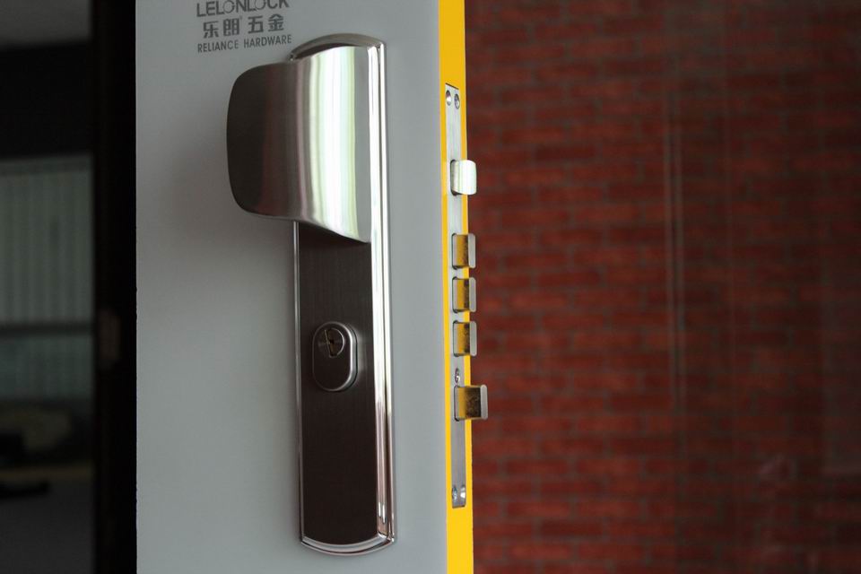 SUS304 new stylish satin security door lock with 68 lock cylinder